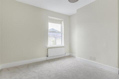 BEDROOM2.jpg