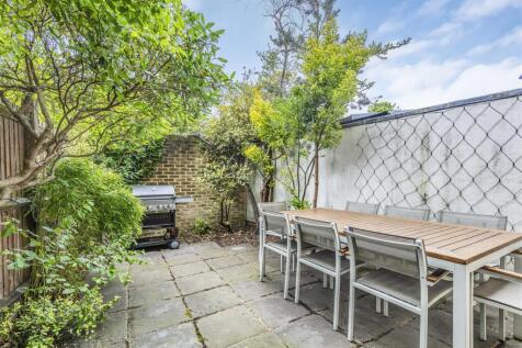 Flat_2__320_Upper_Richmond_Road_West11.jpg