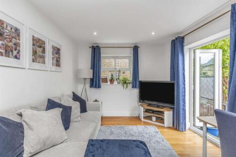 Flat_2__320_Upper_Richmond_Road_West6.jpg
