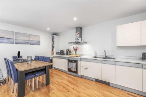 Flat_2__320_Upper_Richmond_Road_West5.jpg