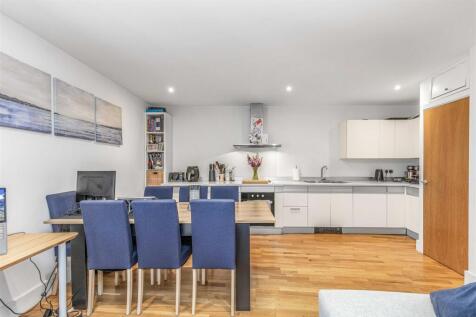 Flat_2__320_Upper_Richmond_Road_West7.jpg