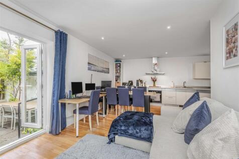 Flat_2__320_Upper_Richmond_Road_West9.jpg