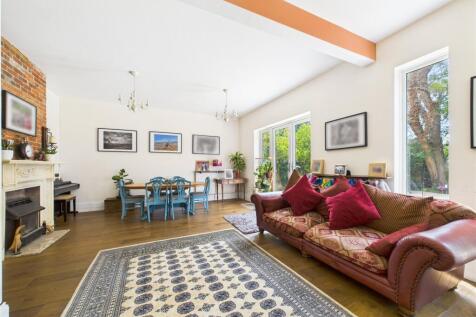 Living/Dining Space