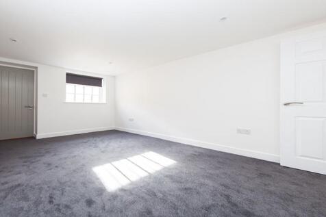 Bedroom 1.jpg