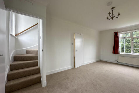 Lounge/ Stairs