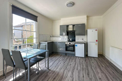 Flat 3 Living Spa...