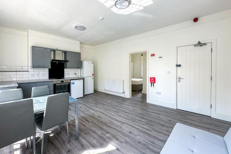 Flat 3 Living Spa...