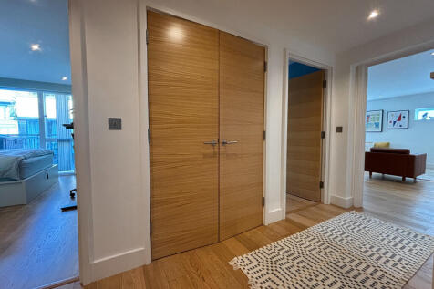 Entrance Hallway ...