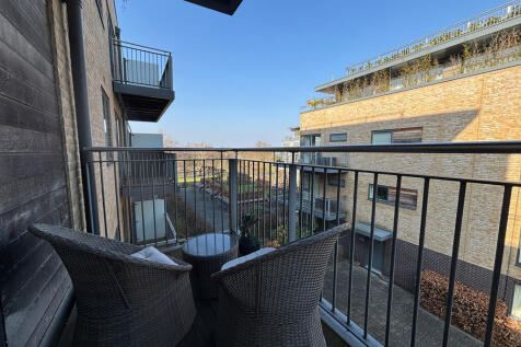 Balcony Lounge (3...