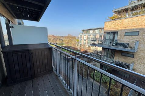 Balcony Bedroom (...