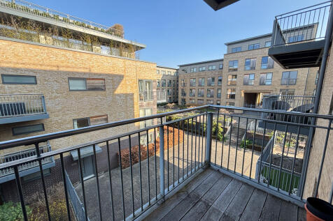 Balcony Bedroom (...