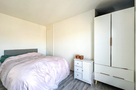 Bedroom (2)