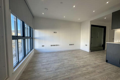 Open Plan Lounge ...