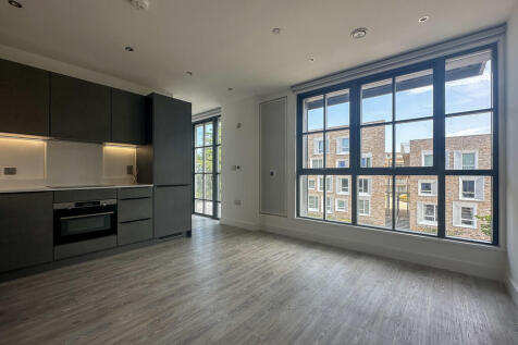 Kitchen/ Living