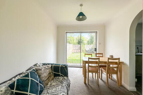 Living Room (2)