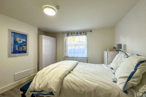 Bedroom (2)