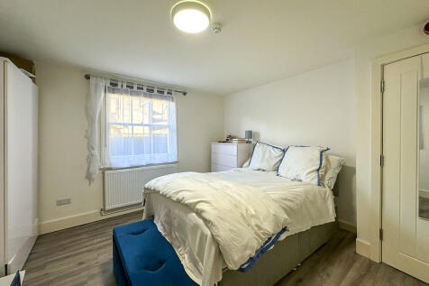 Bedroom (1)