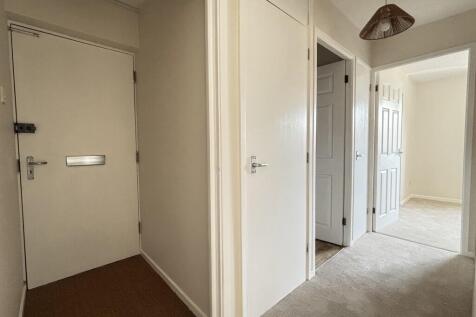 Entrance Hallway ...