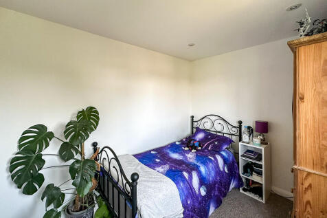 Bedroom 5 (3)