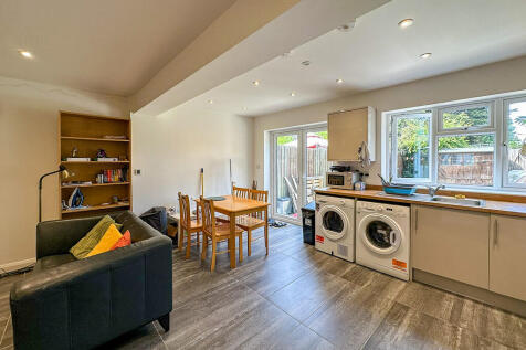 Communal living s...