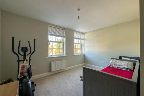 Bedroom 2 (2)