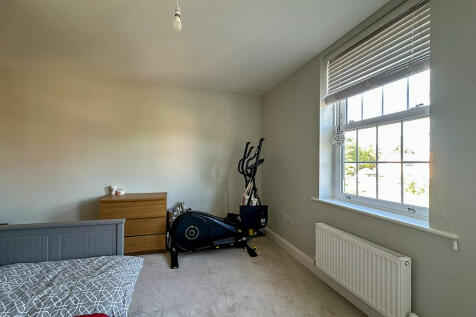 Bedroom 2 (3)
