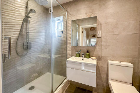 Shower Room (2)