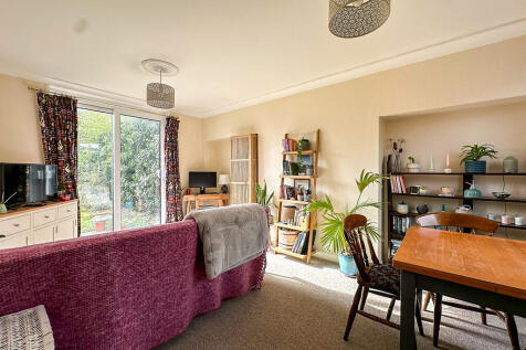 Living Room (2)