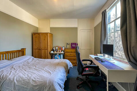 Room 7 (2)