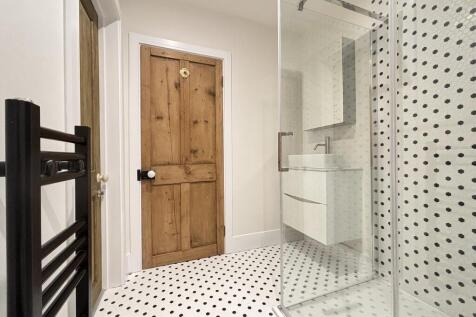 Family Bathroom (...