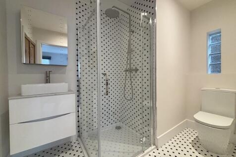 Family Bathroom (...