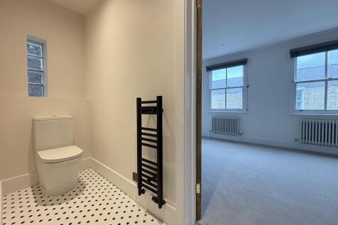 Family Bathroom (...