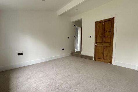Rear Bedroom (2)