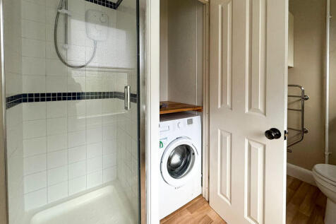 Shower/Utility 