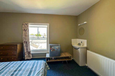 Room 10 (2)