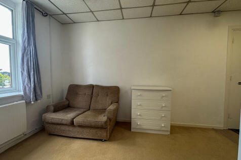 Lounge/ Dining Ro...