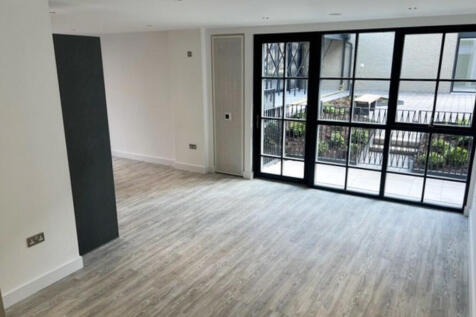 Open Plan Lounge ...