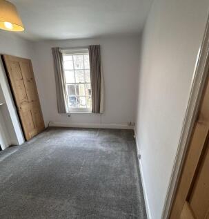 Master Bedroom (2...