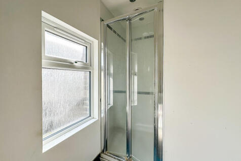 Communal Shower R...