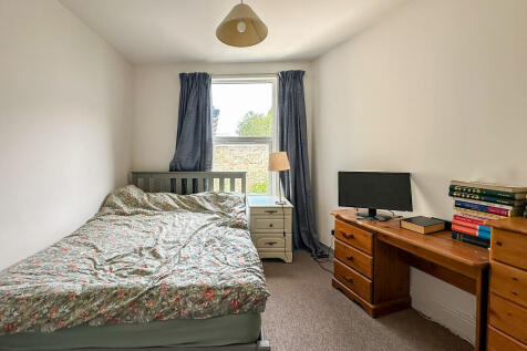 Room 4 (2)