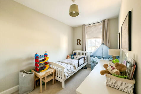 Bedroom 2 (2)