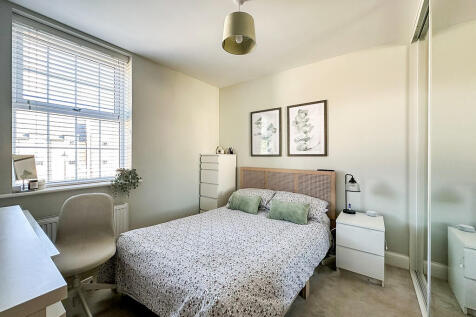 Bedroom 1 (3)