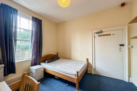 Room 4 (2)