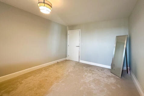 Bedroom 2 (2)