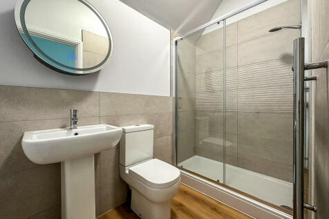 Bedroom 4 Ensuite