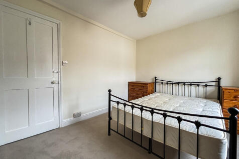 Front Bedroom (4)