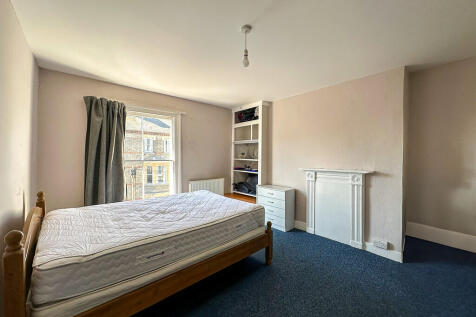 Room 9 (2)
