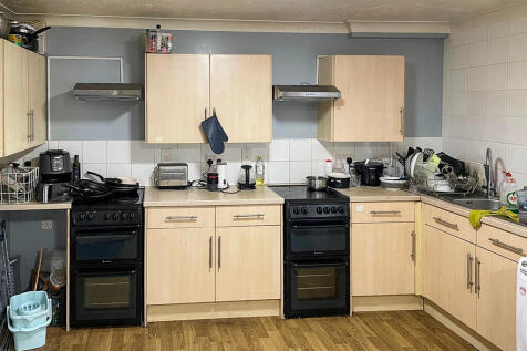 Kitchen diner (1)