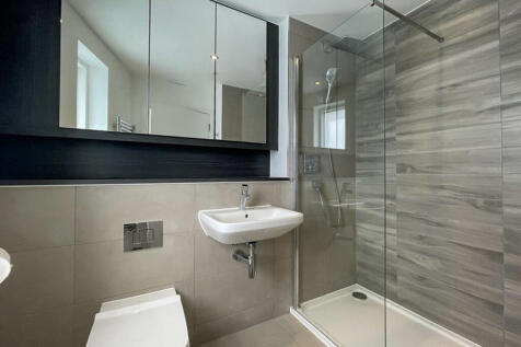 EnSuite to Bedroo...