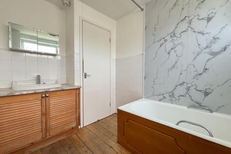Bathroom (4)